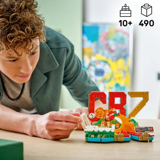 LEGO Editions 43012 Cristiano Ronaldo minifigurával és portugál alappal