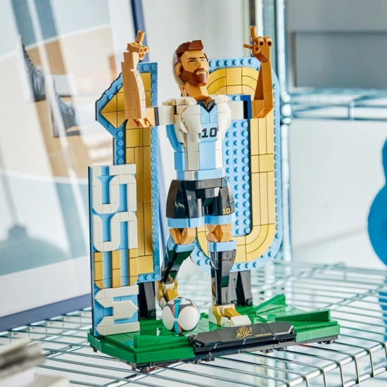 LEGO Editions 43015 Lionel Messi Futballlegenda gyűjthető figura