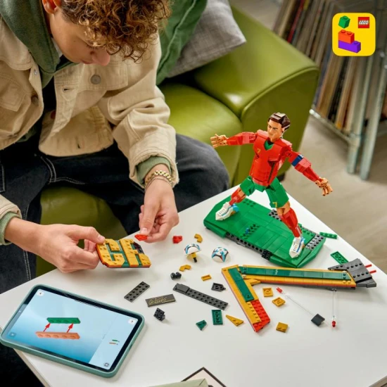 LEGO Editions 43016 Cristiano Ronaldo Futballlegenda gyűjthető figura