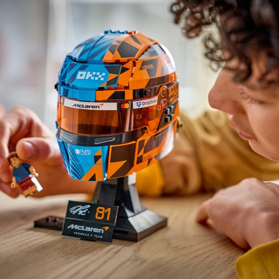 LEGO® Editions 43017 Oscar Piastri sisakja a McLaren Mastercard F1® csapatból LEGO® Editions 43017 Oscar Piastri sisakja a McLaren Mastercard F1® csapatból