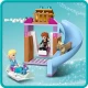 LEGO Ice Kingdom: Elza és a kastély építőkészlet Elza és Anna minifigurákkal, Bruni és a rénszarvas háziállatokkal, konyhával, kandallóval, hintával, csúszdával, tábortűzzel és jégkenuval. 