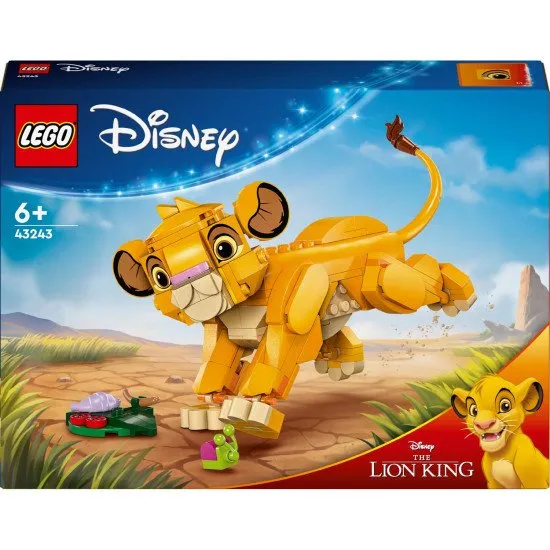 Lion King Simba modell forgó fejjel, mozgatható lábakkal és farokkal. Simba állva látható, készen katicabogarak, hernyók és csigák vadászatára, körülvéve az afrikai szavanna természetes elemeivel.
