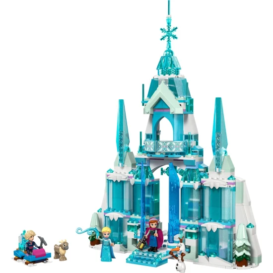 Elsa háromszintes jégpalotája a LEGO® Frozenből, egy jelenettel, ahol Elsa, Anna és Kristoff egy erkélyen állnak, mozgó padlóval, varázsajtóval és leeső csillárral. 