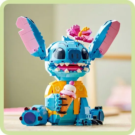 Játssz és mutasd be a LEGO® Disney Stitch-et mozgatható fülekkel, forgó fejjel, megépíthető fagylalttölcsérrel és virággal. Ideális ajándék Lilo és Stitch rajongóinak.