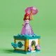 LEGO® Disney Rotating Ariel - gyönyörű építőkészlet forgó állvánnyal, Ariel és Fluttershy figurákkal és tárolóhellyel egy „gyémánt” ruhában