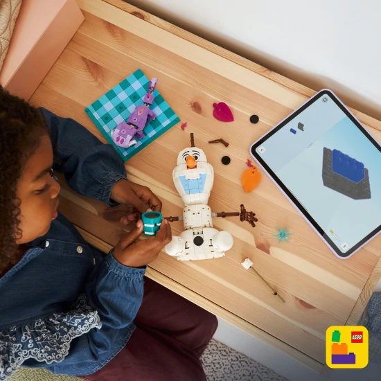 LEGO Disney 43287 Olaf és Bruni szórakoztató piknikje