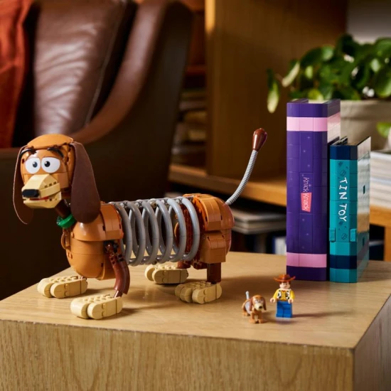 LEGO Disney 43301 Slinky kutya könyvtámaszok a Toy Storyból