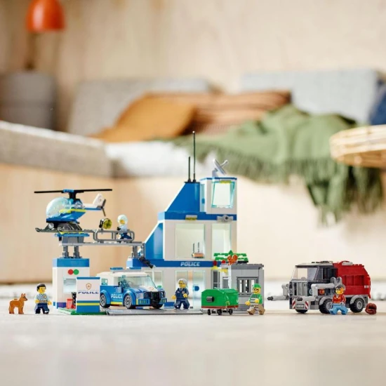 LEGO City: valósághű rendőrőrs, tele funkciókkal és járművekkel