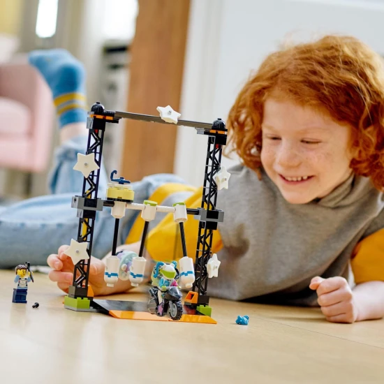LEGO CITY Hammer Stunt Challenge LEGO CITY Hammer kaszkadőr kihívás tele akciókkal