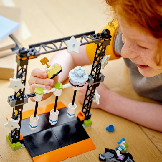 LEGO CITY Hammer Stunt Challenge LEGO CITY Hammer kaszkadőr kihívás tele akciókkal