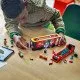 Nagyszerű emeletes LEGO® városnéző busz mindkét emeleten kényelmes ülésekkel, kidolgozott részletekkel és különféle játéktartozékokkal, mint például mikrofon, telefon és kamera.