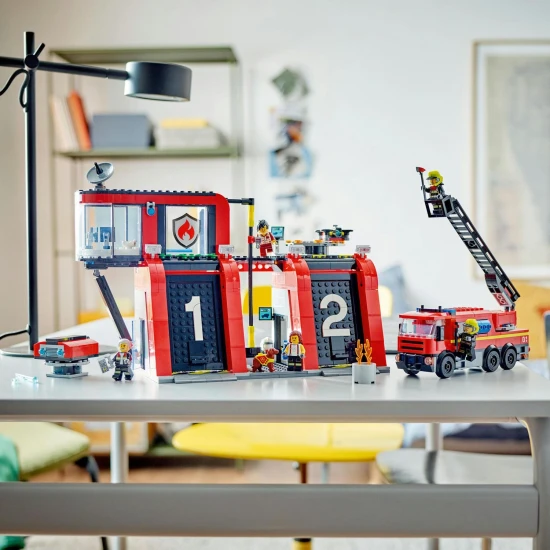 LEGO City Fire Station – akció, drón és mentés egy készletben!