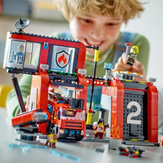 LEGO City Fire Station – akció, drón és mentés egy készletben!
