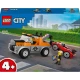 LEGO® vontató teherautó sofőrrel egy kényelmes kabinban, strapabíró széles gumikkal és működő csörlővel, amely minden helyzetben készen áll a segítségre.