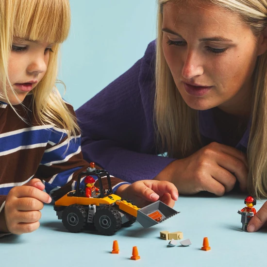 LEGO CITY Sárga építőlapátos rakodógép, nehéz terepen való munkára készen