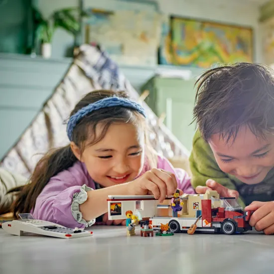 Kaland kerekeken: LEGO CITY Holiday Caravan