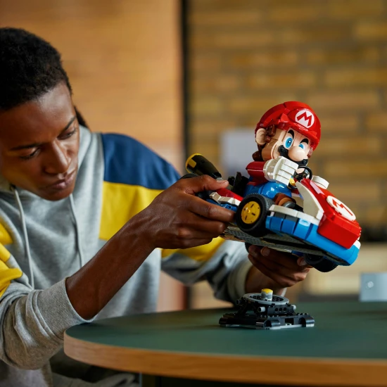 LEGO 72037 Mario Kart™: Mario és Standard Kart LEGO 72037 Mario Kart™: Mario és Standard Kart
