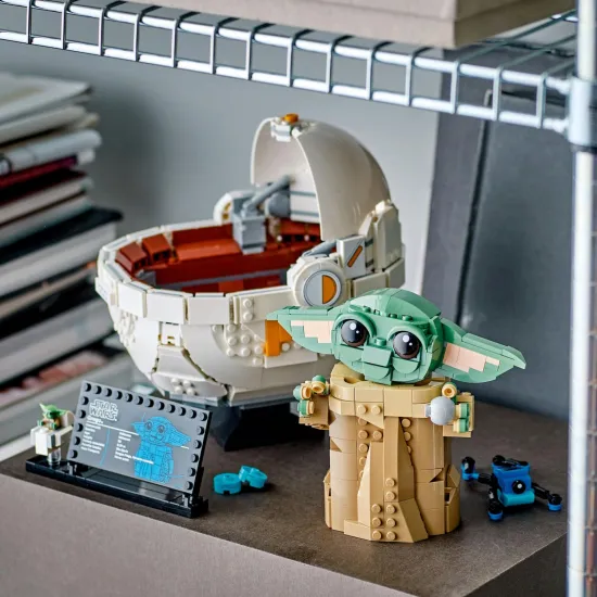 LEGO Grogu™ lebegő babakocsiban – mozgó alkatrészeket tartalmazó részletes készlet a Star Wars rajongóinak.