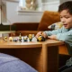 LEGO Mimoni és banán autó 4 Mimonival és kiegészítőkkel