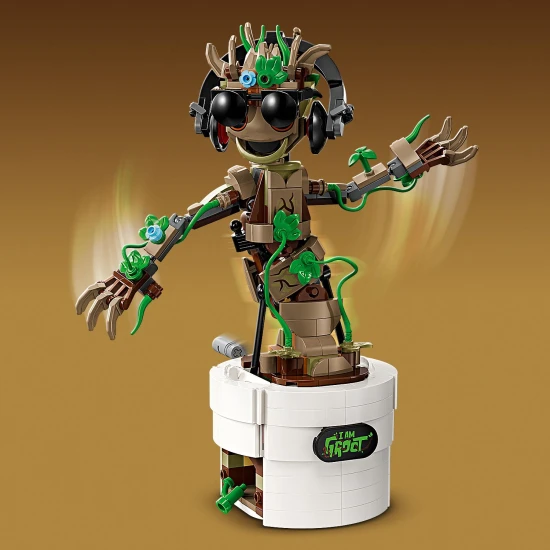 LEGO Groot táncoló, LEGO Groot mozgó ágakkal, Dancing Groot kiegészítőkkel, LEGO Groot fejhallgatóval és napszemüveggel