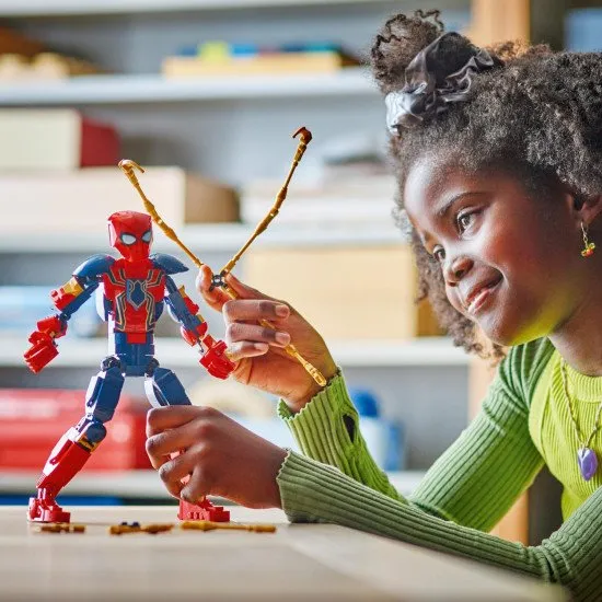 LEGO Iron Spider-Man robotkarokkal, Vas Pókember akciófigura, LEGO Iron Pókember akciópózok, Vas Pókember modern páncélzattal