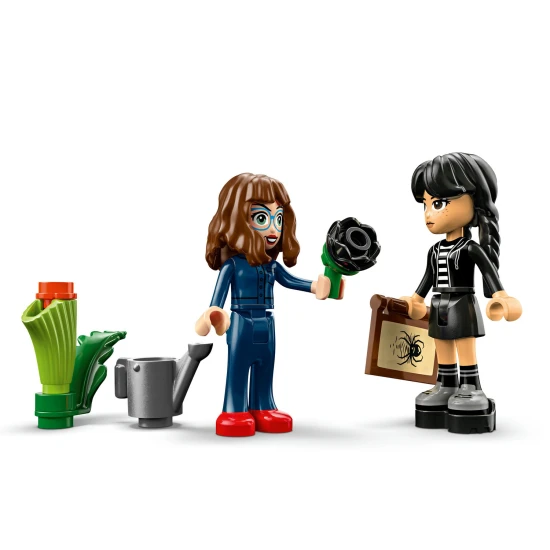 LEGO Wednesday 76784 Fekete dahlia Wednesday Addams es Marilyn Thornhill figurakkal