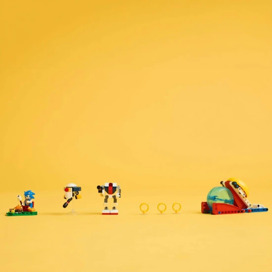 Campfire Showdown: Sonic, Robots and the Chaos Emerald!