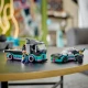A funkcionális rakodórámpával ellátott versenyautó ámulatba ejti a gyerekeket. LEGO City teherautó versenyautóval.