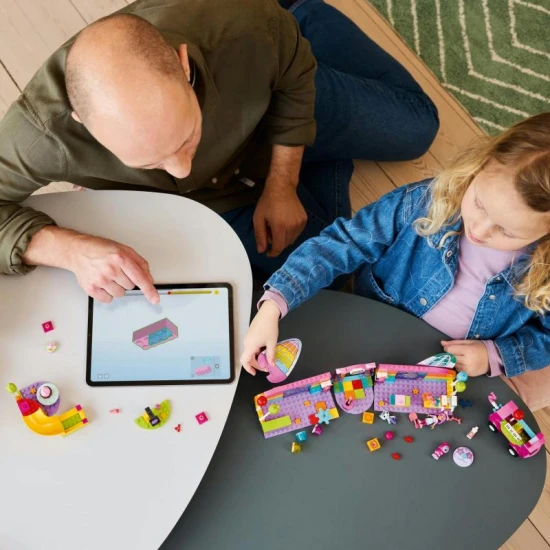 Légy része a diszkónak Gabi varázslatos házában.