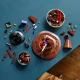 "LEGO Harry Potter beszélő válogatósapka – Harry Potter minifigura és kalap az állványon
