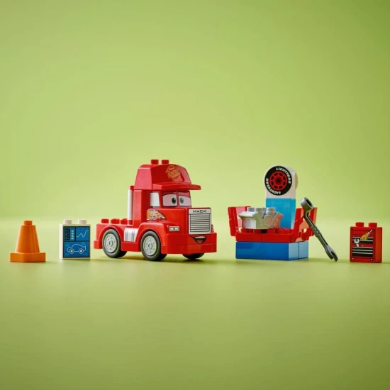LEGO DUPLO Mack a versenyeken