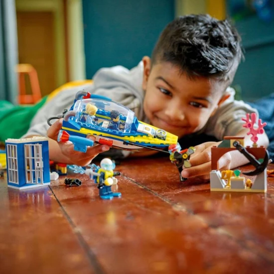 LEGO City parti őrség nyomozó küldetése Építsd meg LEGO kalandjaidat, mint még soha! Töltse le az ingyenes alkalmazást, és kövesse a digitális történetet.