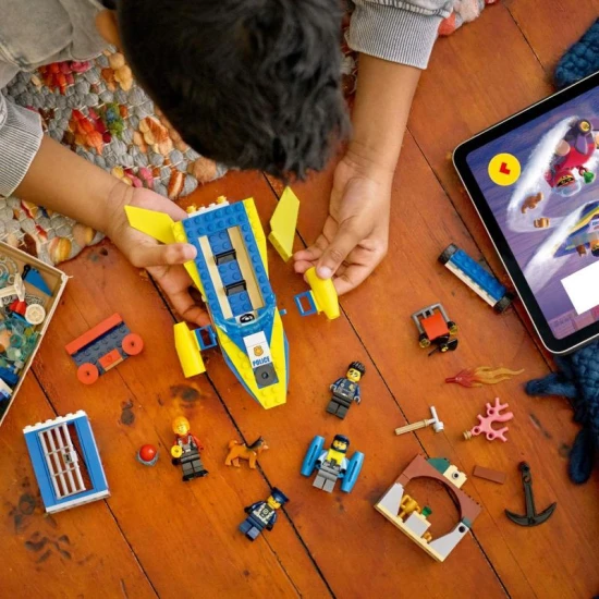 LEGO City parti őrség nyomozó küldetése Építsd meg LEGO kalandjaidat, mint még soha! Töltse le az ingyenes alkalmazást, és kövesse a digitális történetet.