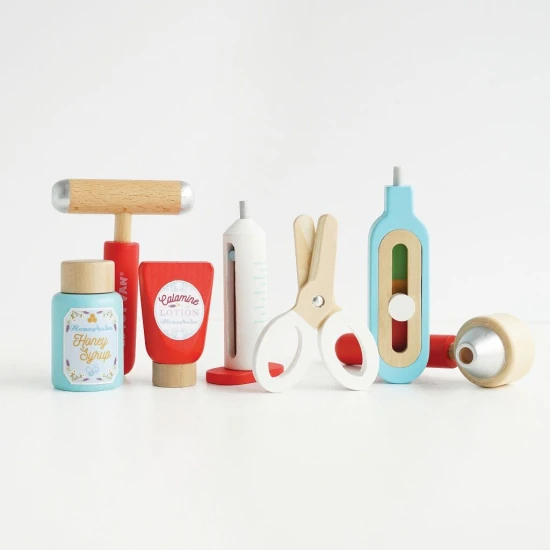 Egy orvosi készlet felszereléssel támogatja a gyermekek fejlődését