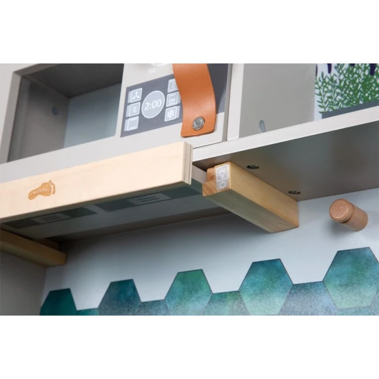 Gyerek fa konyha Ízletes szürke fénnyel, hanggal és fém kiegészítőkkel