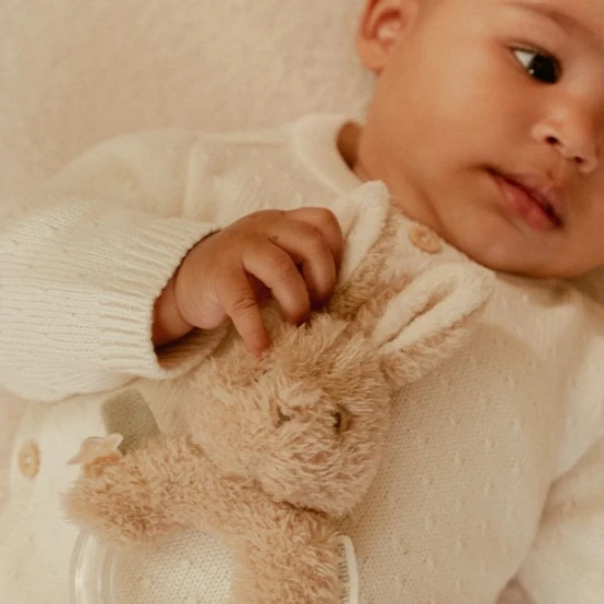 Little Dutch Gyöngyös csörgő nyuszi Newborn Naturals Little Dutch Gyöngyös csörgő nyuszi Newborn Naturals