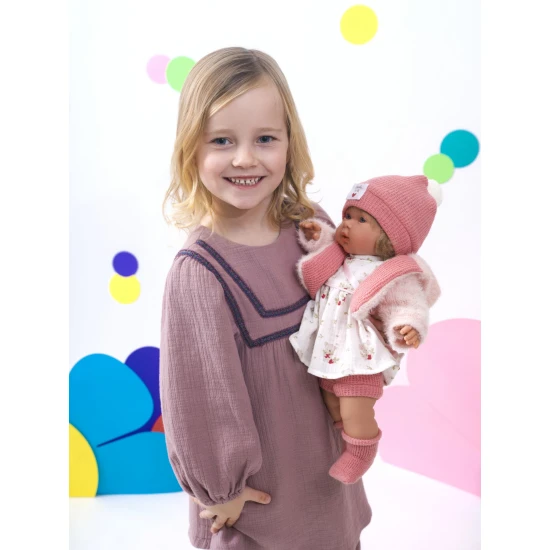 Llorens Baba Hangokkal és Puha Testtel Carla virágos ruhában 42 cm