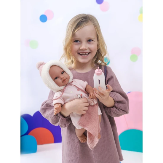 Llorens Baba Hangokkal és Puha Testtel rózsaszín kapucnis ruhában 38 cm