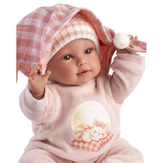 Llorens Baba Hangokkal és Puha Testtel rózsaszín ruhában kockás takaróval 38 cm Llorens Baba Hangokkal és Puha Testtel rózsaszín ruhában kockás takaróval 38 cm
