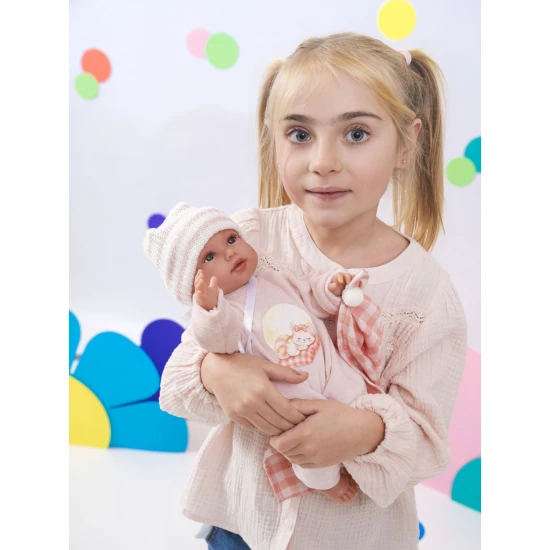 Llorens Baba Hangokkal és Puha Testtel rózsaszín ruhában kockás takaróval 38 cm Llorens Baba Hangokkal és Puha Testtel rózsaszín ruhában kockás takaróval 38 cm