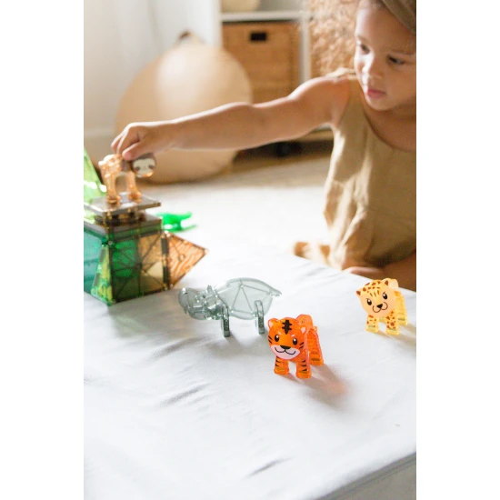 Az eredeti MAGNA-TILES® Jungle mágneskészlet.