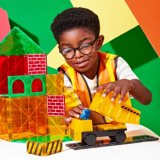 MAGNA-TILES mágneskészlet kis építőknek.