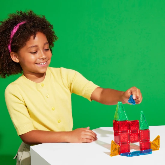 MAGNA-TILES mágneses készlet utazáshoz.