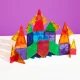 A MAGNA-TILES készlet nagy és kis darabokat kombinál.