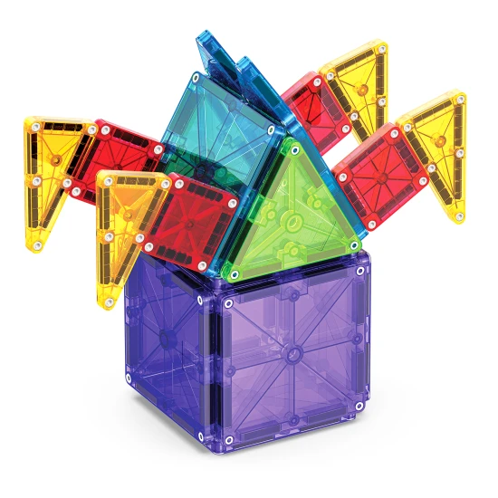 A MAGNA-TILES készlet nagy és kis darabokat kombinál.