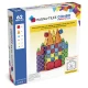 A MAGNA-TILES készlet nagy és kis darabokat kombinál.