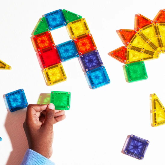 MAGNA-TILES óriás mágneses utazókészlet.