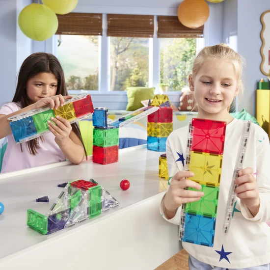 Mágneses építőkészlet MAGNA-TILES Rail Racers Deluxe - gyermek versenypálya labdákkal, sínekkel és rámpákkal