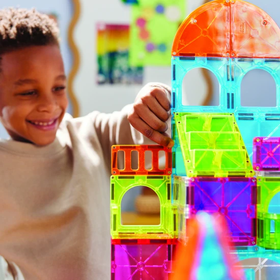 Mágneses építőkészlet MAGNA-TILES City Center - 110 rész utakkal, lépcsőkkel, autókkal és városi elemekkel