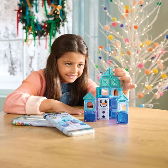MAGNA-TILES mágneses készlet utazáshoz.